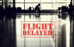 宿舍沒空調大學生排隊領冰塊